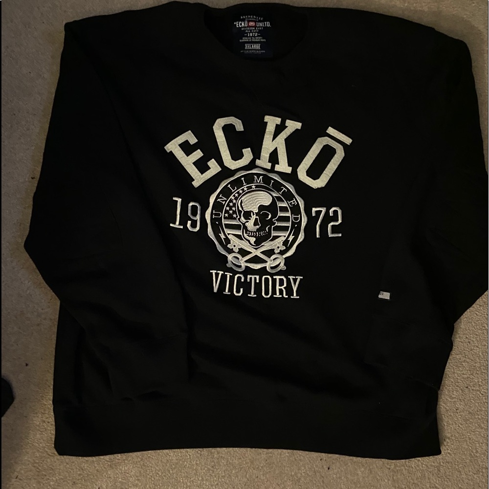 Ecko sweatshirt.